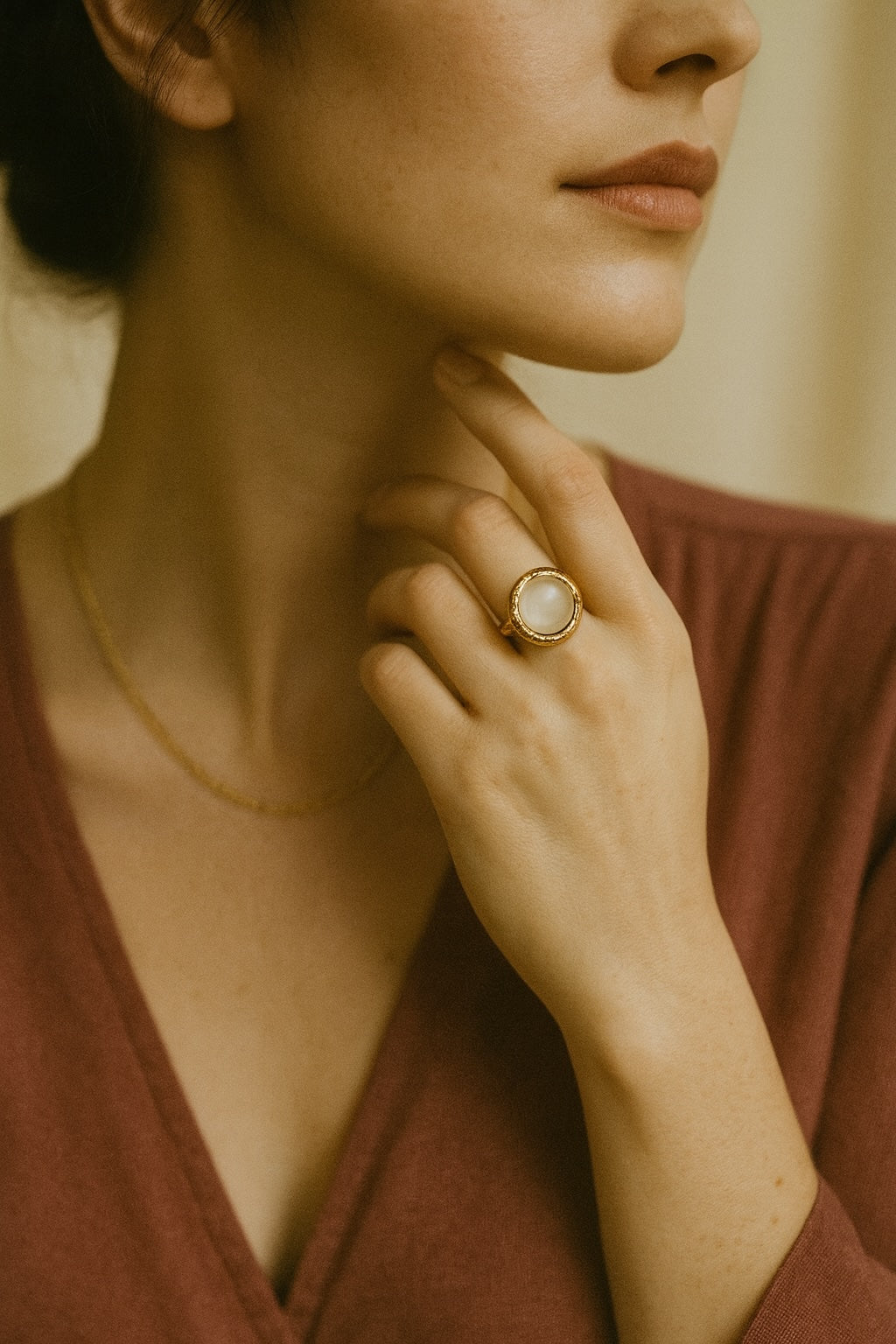 Bague Lune Nacrée : Élégance et Nacre Naturelle